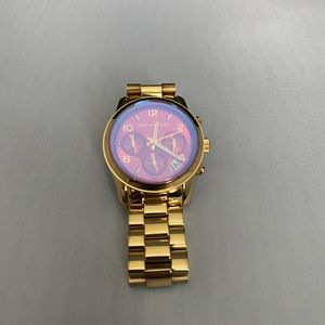 Michael Kors Runway Chronograph Iridescent Pink Dial Gold-tone Ladies Watch